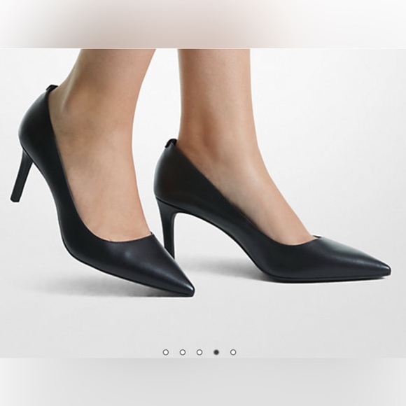 Michael Kors Alina Flex Pump In Black 5M - Picture 4 of 6